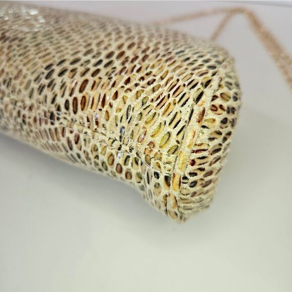 NWOT Urban Expressions Vegan Cruelty Free Tan Gold Soft Snake Skin Large Clutch - Picture 7 of 8